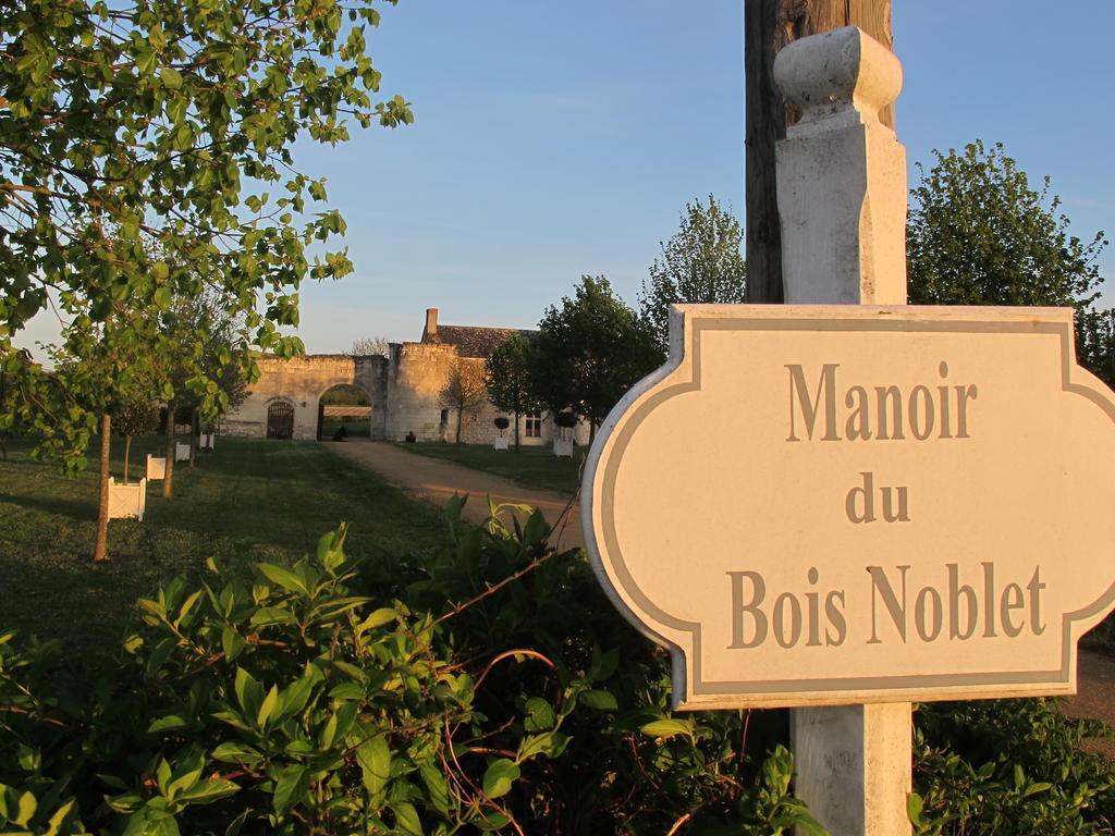 Louerre Manoir Du Bois Noblet Bed & Breakfast エクステリア 写真