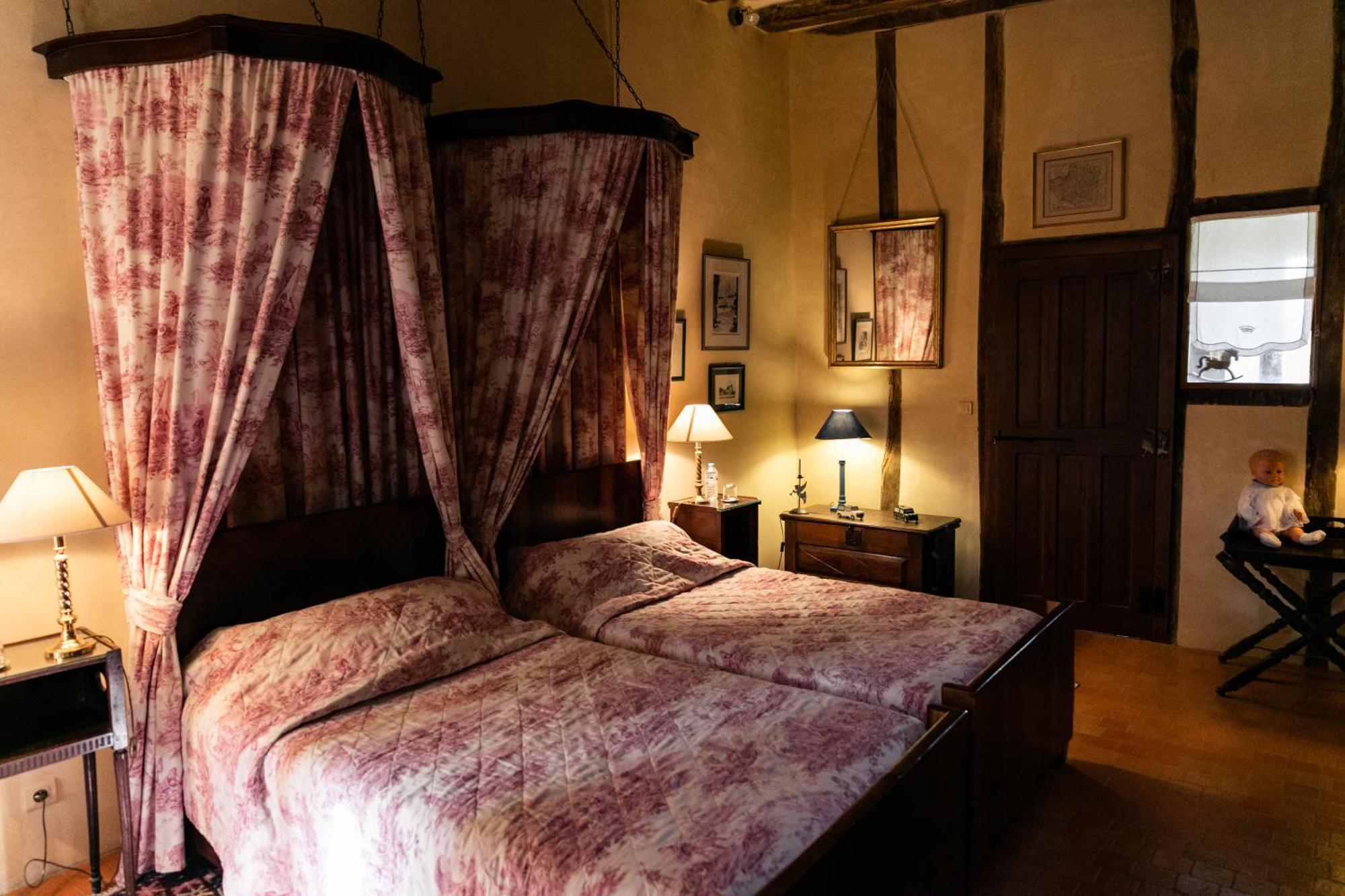 Louerre Manoir Du Bois Noblet Bed & Breakfast エクステリア 写真
